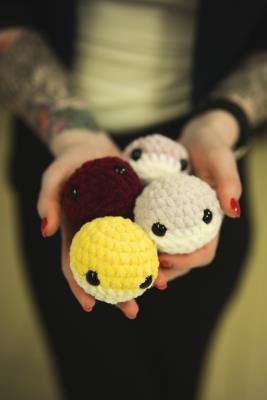 Protistresová háčkovaná koule - velká